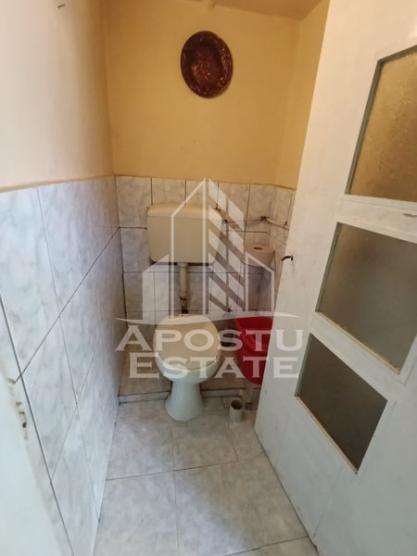 Apartament 4 camere, decomandat, necesita renovare, Pentru investitie!