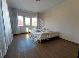 Casa P+1+M 9 camere, 3 bai, doua bucatarii, perfecta pentru investitie