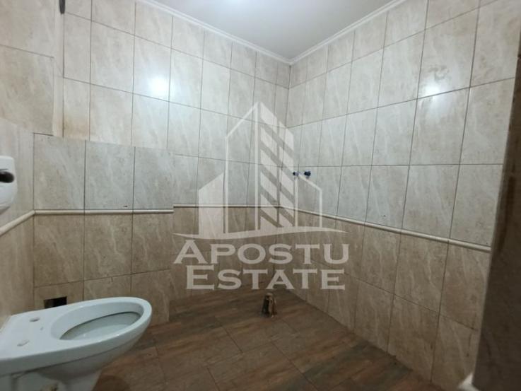 Casa P+1+M 9 camere, 3 bai, doua bucatarii, perfecta pentru investitie