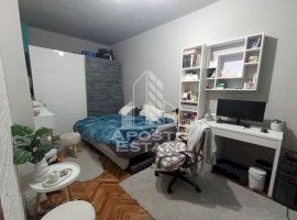 Apartament cu 4 camere, centrala proprie, 2 bai, terasa, zona Iosefin.