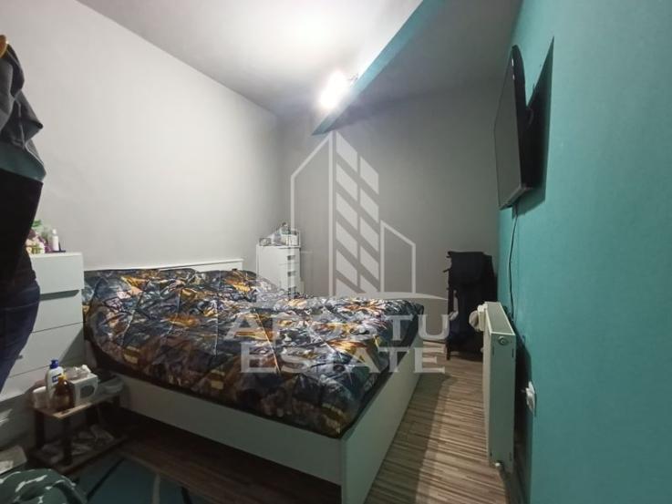 Apartament cu 4 camere, centrala proprie, 2 bai, terasa, zona Iosefin.