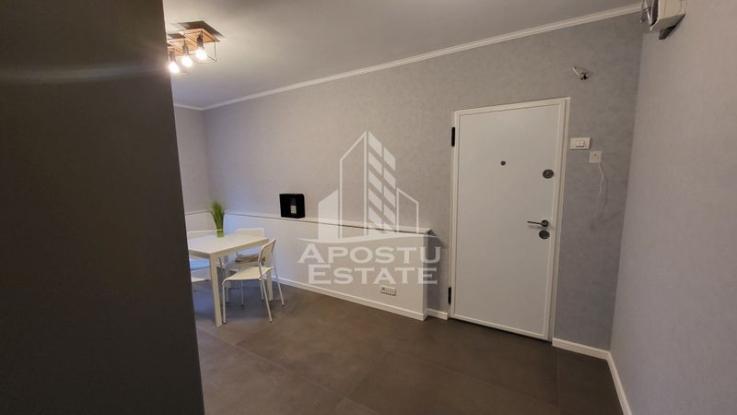 Apartament renovat cu 3 camere,2 bai,Aradului