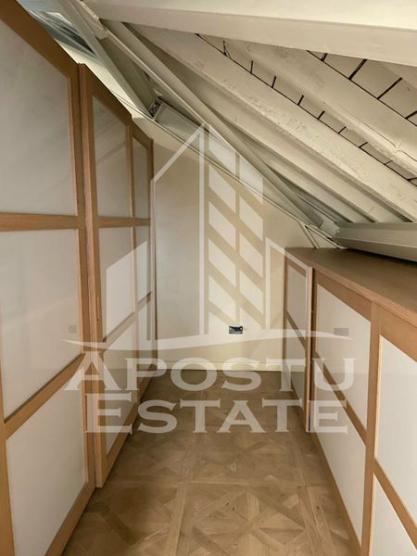 Apartament central tip penthouse,cladire istorica