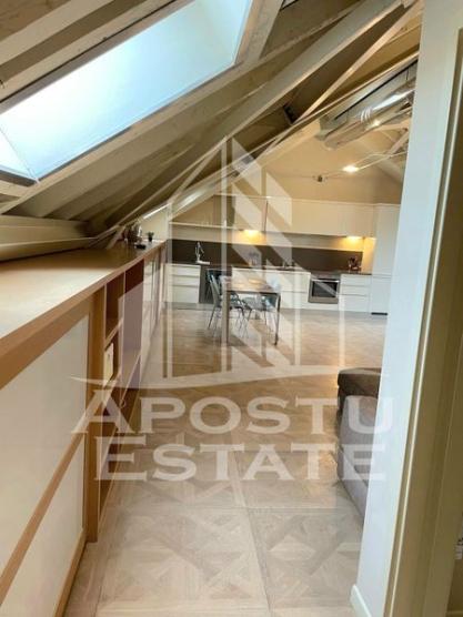 Apartament central tip penthouse,cladire istorica