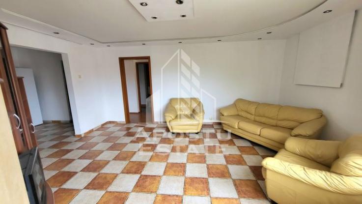 Apartament tip hexagon cu 3 camere,2bai,Bucovina