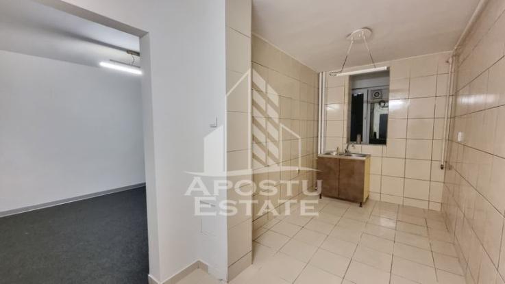 Apartament 3 camere decomandat, zona Mircea cel Batran