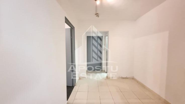 Apartament 3 camere decomandat, zona Mircea cel Batran