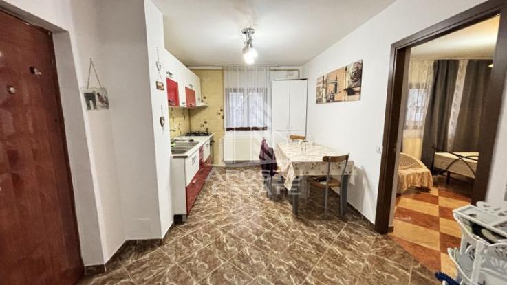 Apartament 3 camere, centrala proprie, Zona Sagului