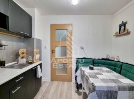 Apartament 2 camere, etaj 1, centrala proprie, zona Calea Lipovei