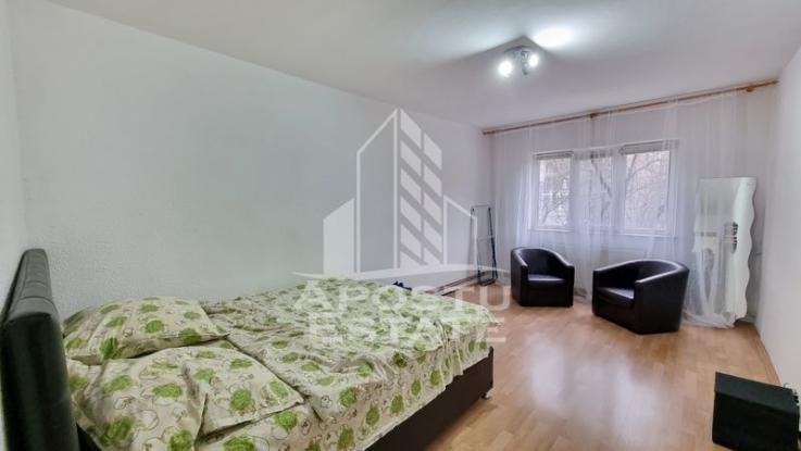 Apartament 2 camere, etaj 1, centrala proprie, zona Calea Lipovei