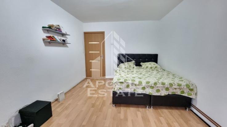 Apartament 2 camere, etaj 1, centrala proprie, zona Calea Lipovei