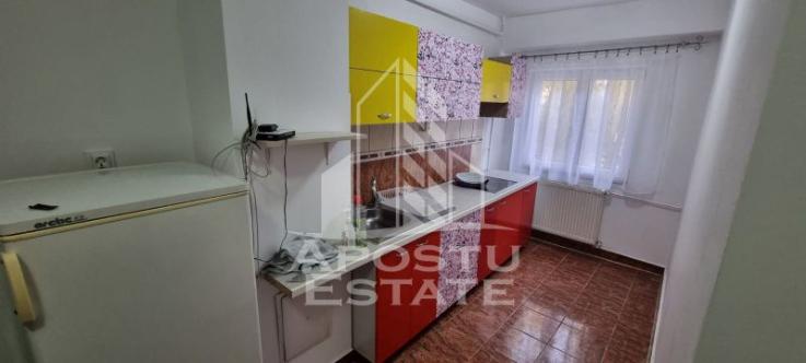 Apartament cu 2 camere,semidecomandat,renovat,Dambovita