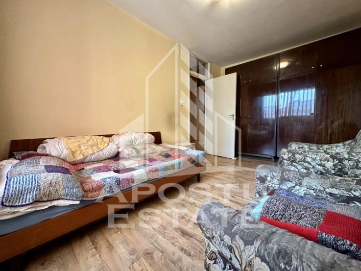 Apartament cu 2 camere, etaj intermediar, zona Sagului