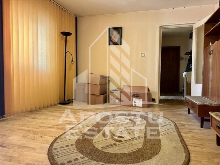 Apartament cu 2 camere, etaj intermediar, zona Sagului