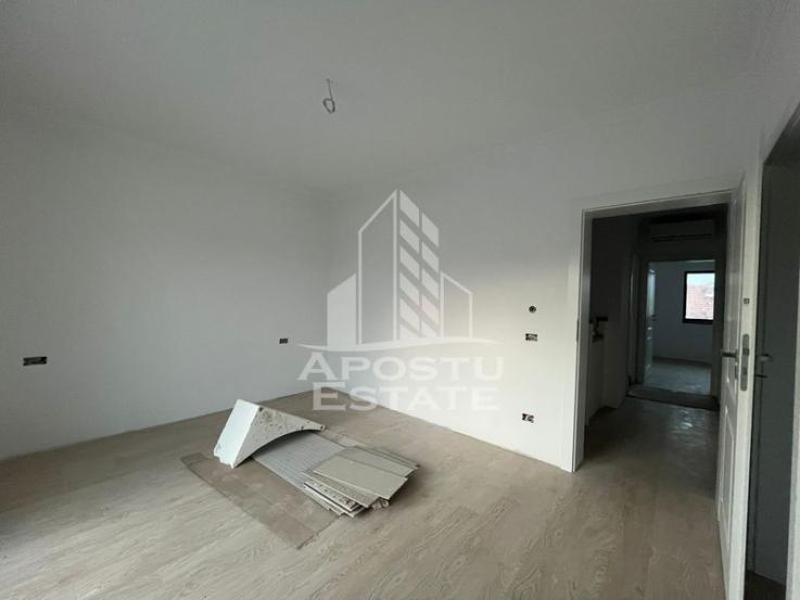 Duplex cu 4 camere, 3 bai,teren 250 mp in zona Dambovita