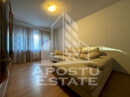 Apartament cu 3 camere, zona Lipovei