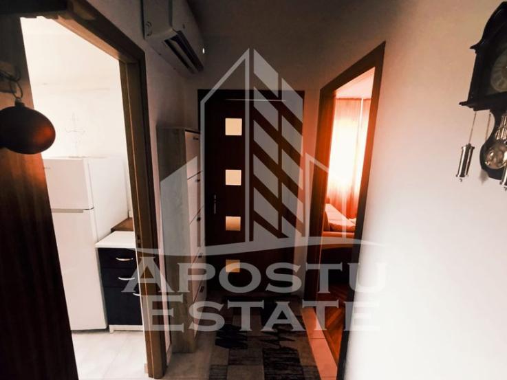 Apartament cu 3 camere, Central, Mobilat, Utilat