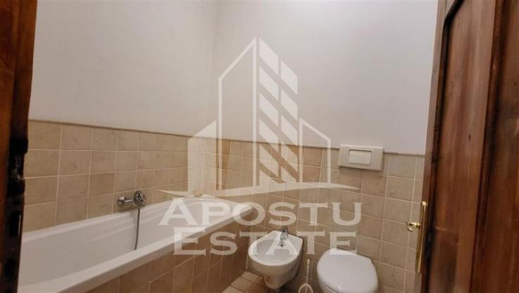 Apartament cu 4 camere, SAD, Piata Victoriei, 180 mp