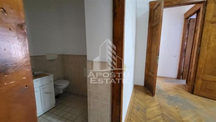 Apartament cu 4 camere, SAD, Piata Victoriei, 180 mp