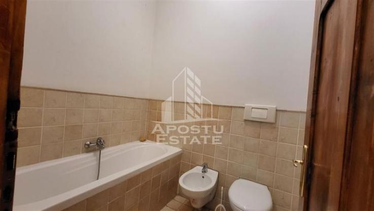 Apartament cu 4 camere, SAD, Piata Victoriei, 180 mp