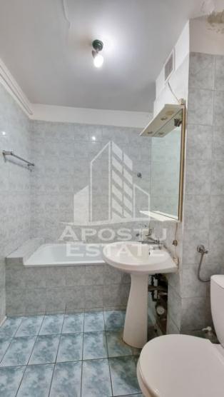 Apartament 3 camere, 2 bai, 2 balcoane,  zona Mircea cel Bătrân