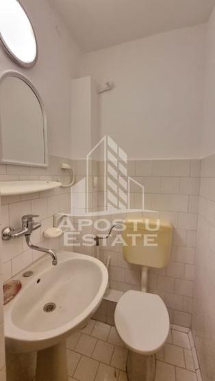 Apartament 3 camere, 2 bai, 2 balcoane,  zona Mircea cel Bătrân