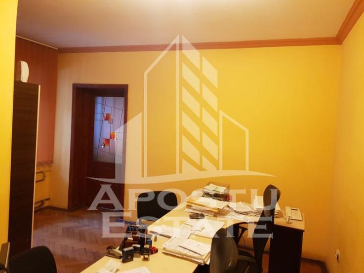 apartament 2 camere ideal pentru investitie situat in Piata Unirii