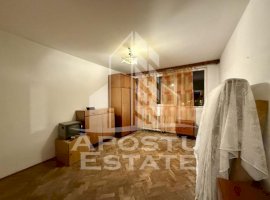 Apartament 2 camere decomandat, etaj 3,  lift, zona Olimpia - Stadion