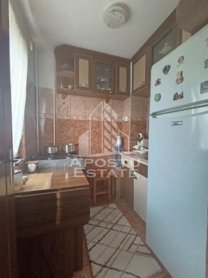 Apartament 2 camere, izolat interior, etaj 3, mobilat&utilat, Sagului.