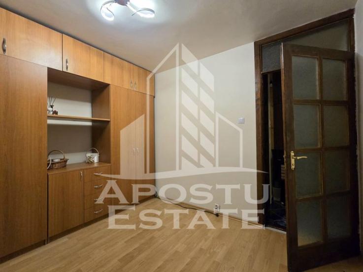 Apartament cu 2 camere, etaj intermediar, zona Bucovina