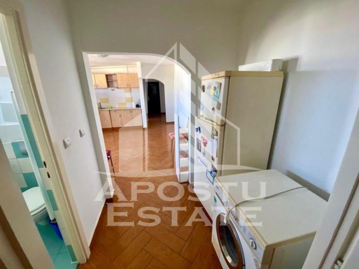 Apartament 2 camere, centrala proprie, Girocului