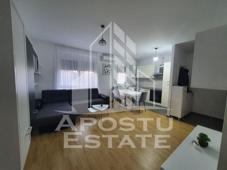 Apartament 3 camere, 2  bai, loc de parcare, Lipovei