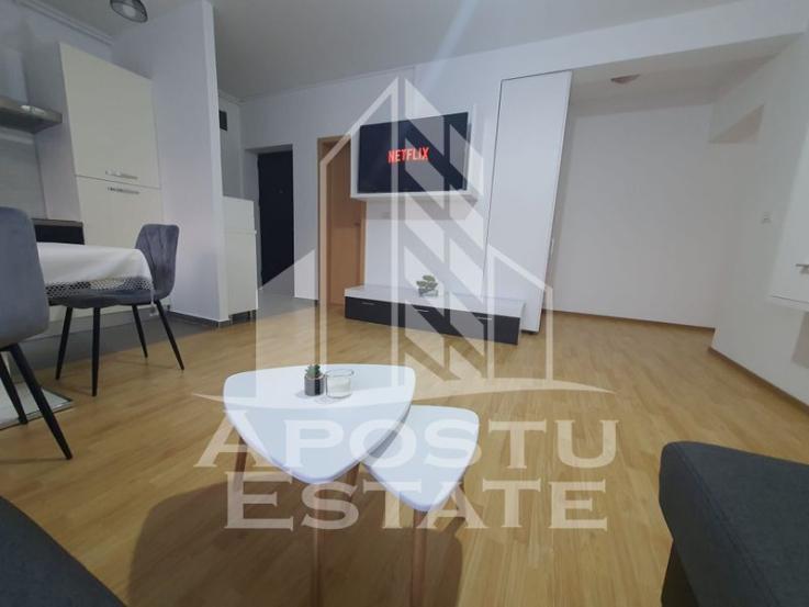 Apartament 3 camere, 2  bai, loc de parcare, Lipovei