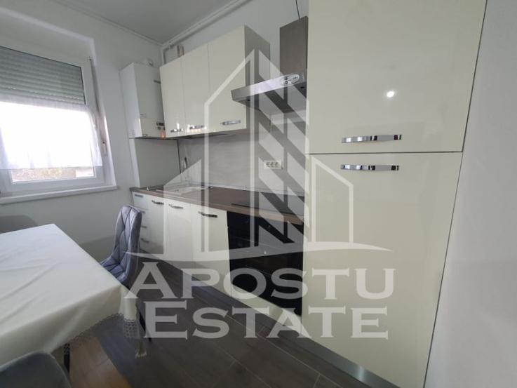 Apartament 3 camere, 2  bai, loc de parcare, Lipovei