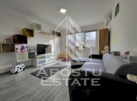 Apartament cu 3 camere si 2 balcoane, centrala proprie,  zona Cetatii