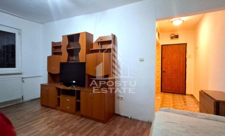 Apartament 2 camere semidecomandat in zona Fortuna