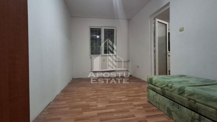 Apartament 2 camere semidecomandat in zona Fortuna