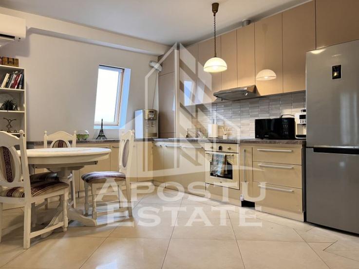 Apartament 3 camere, 3 bai, cu loc de parcare, Torontalului