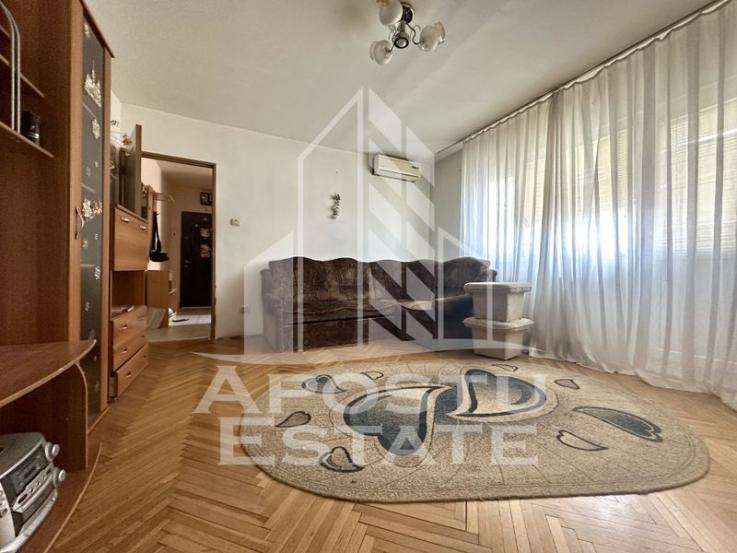 Apartament cu 2 camere, confort 1, zona Complex Studentesc