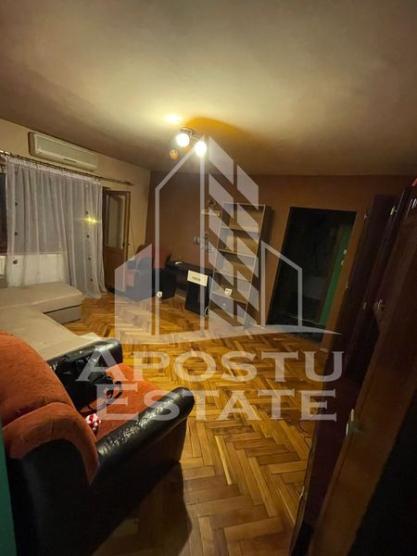 Apartament cu 2 camere, etaj intermediar, zona Soarelui