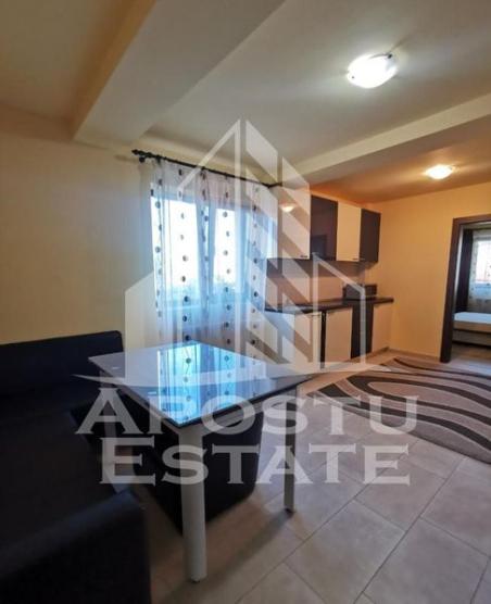 Apartament la prima inchirere, 2 camere,  loc de parcare, Aradului