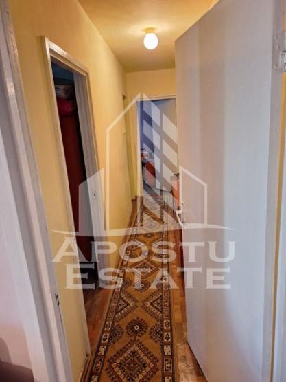 Apartament 3 camere, parter inalt, zona Dacia