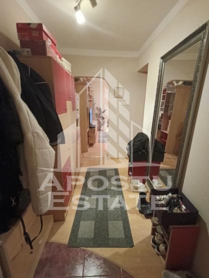 Apartament 1 camera, centrala proprie, bloc anvelopat, zona Sagului.