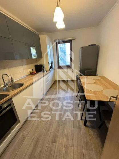 Apartament cu 3 camere, bloc nou, loc de parcare, zona Torontalului