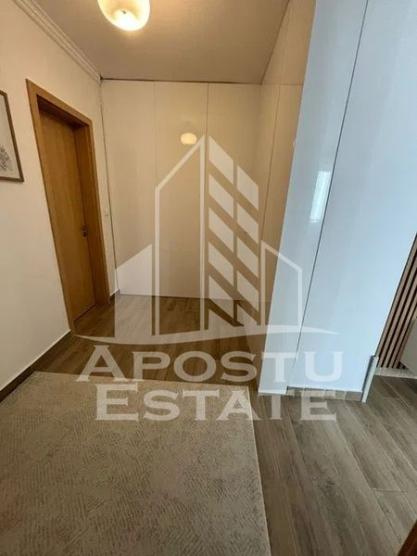 Apartament cu 3 camere, bloc nou, loc de parcare, zona Torontalului