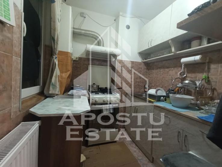 Apartament 3 camere, centrala proprie, mobilat si utilat, zona Sagului