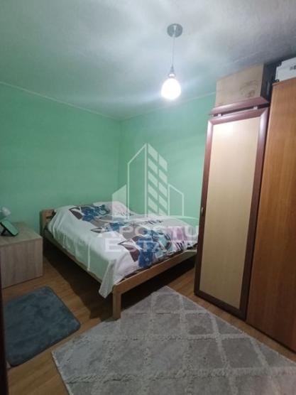 Apartament 3 camere, centrala proprie, mobilat si utilat, zona Sagului