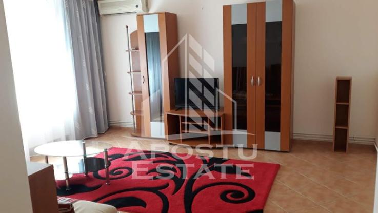 Apartament cu 2 camere, etajul 1, centrala proprie, zona Lunei