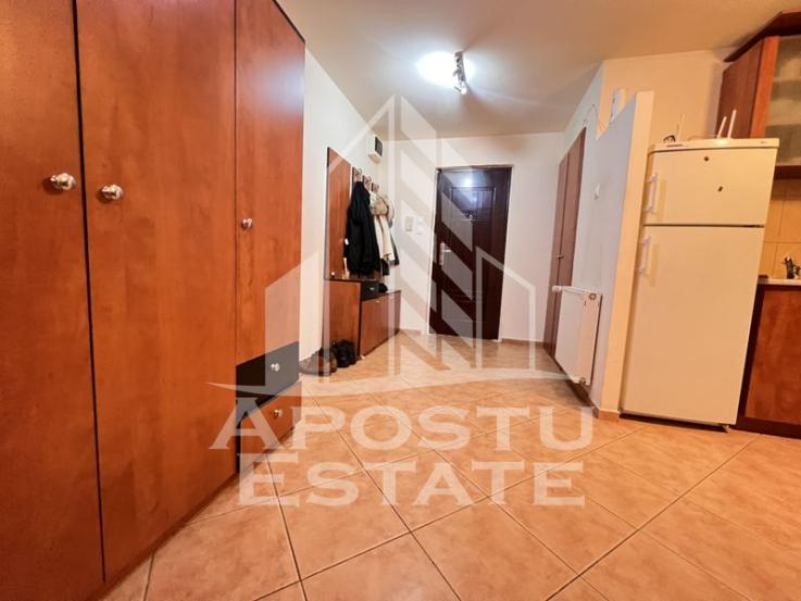 Apartament cu 2 camere, etajul 1, centrala proprie, zona Lunei