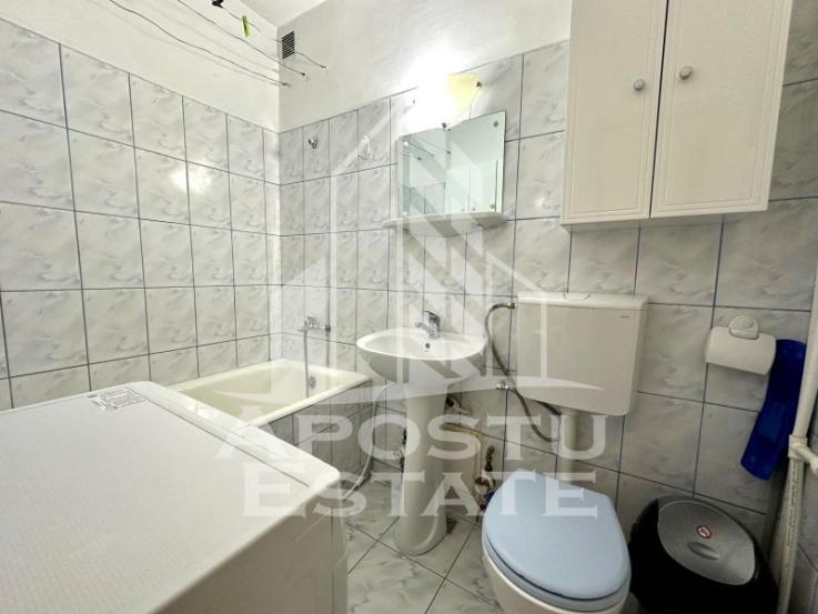 Apartament cu o camera, etajul 3, zona Girocului